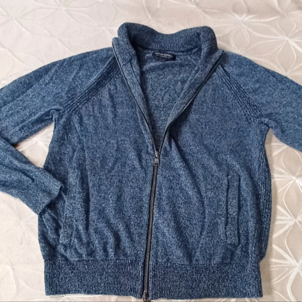 Banana Republic,  Men's Performance Linen, Zip Sweater!